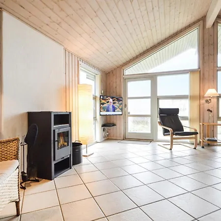 Vakantiehuis 3 Bedroom Lovely In Romo *