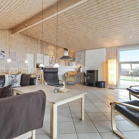 3 Bedroom Lovely In Romo Vakantiehuis